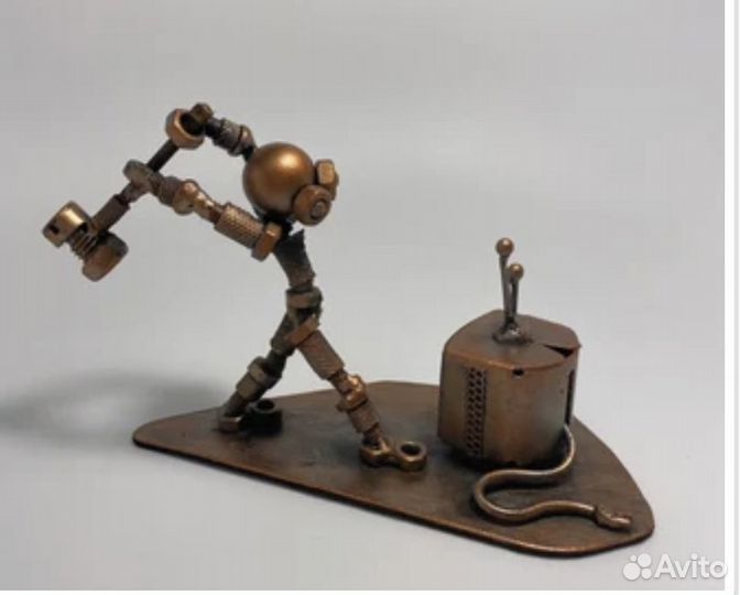 Статуэтка. Телевизор. Реклама. Фэйк