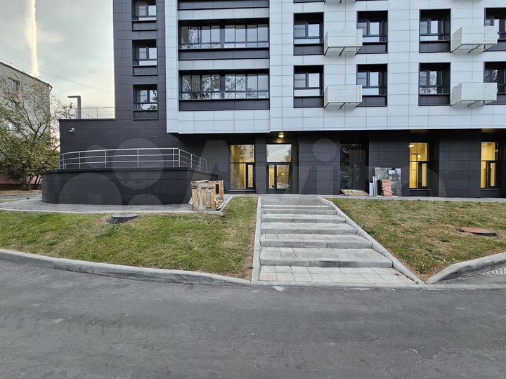 Продается коммерческая, 131.6 кв.м., 1/ эт