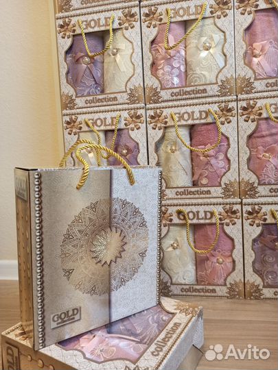 Подарочный набор махровых полотенец