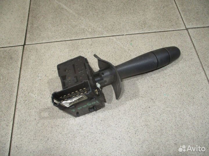 Переключатель стеклоочистителей Renault Logan 1