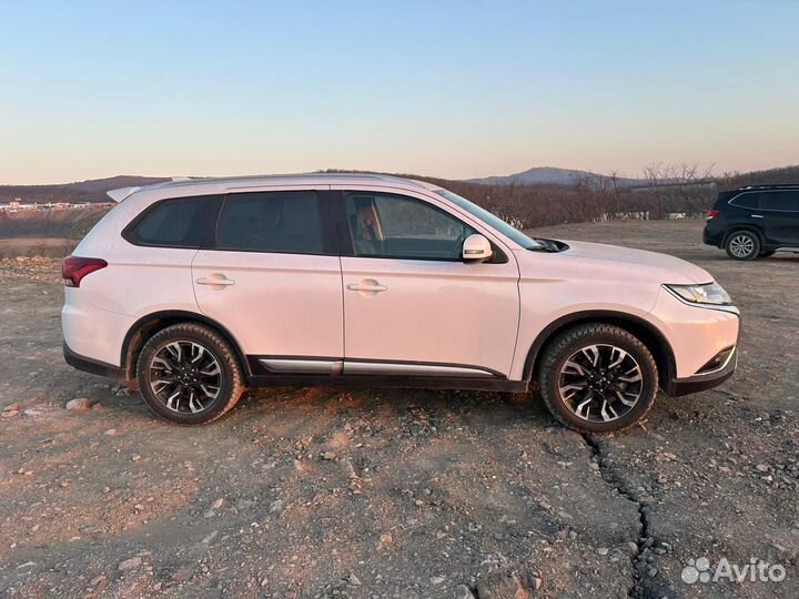 Mitsubishi Outlander 2.0 CVT, 2020, 60 000 км