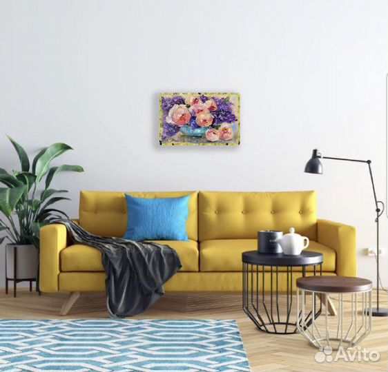 Красивая картина с пионами на холсте