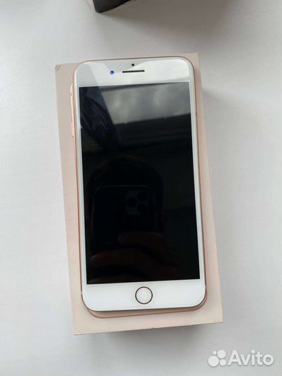 Телефон iPhone 8 plus gold