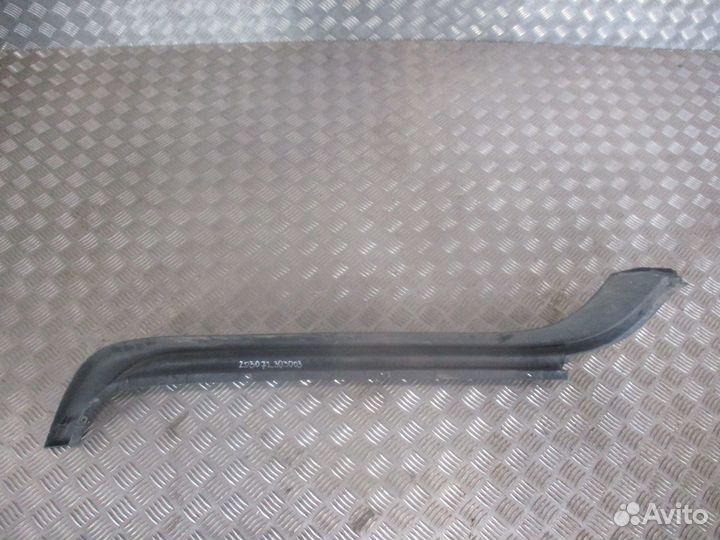 Накладка лобового стекла левая Mercedes-Benz A9436