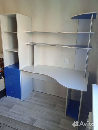 Компьютерный стол