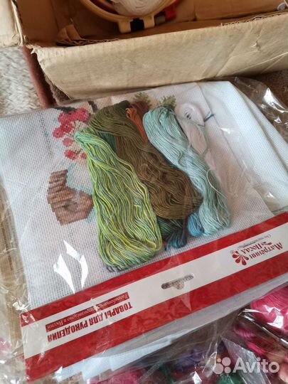 Коробка ниток мулине