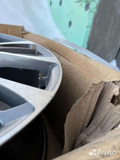 Колёсный диск R20 BMW