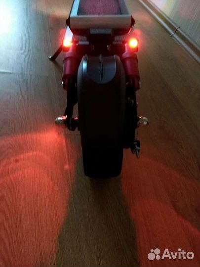 Электросамокат Kugo x1