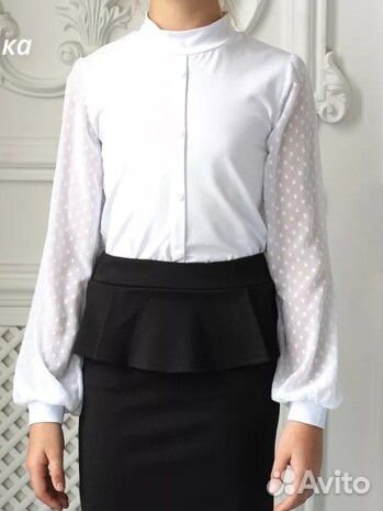 Блузка с имитацией пуговиц