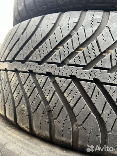 Goodyear Vector 4Seasons 215/55 R16