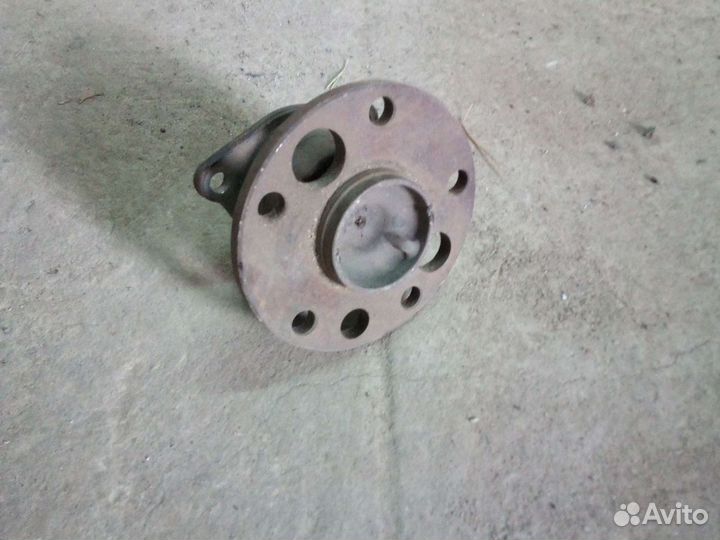 Задняя ступица Toyota