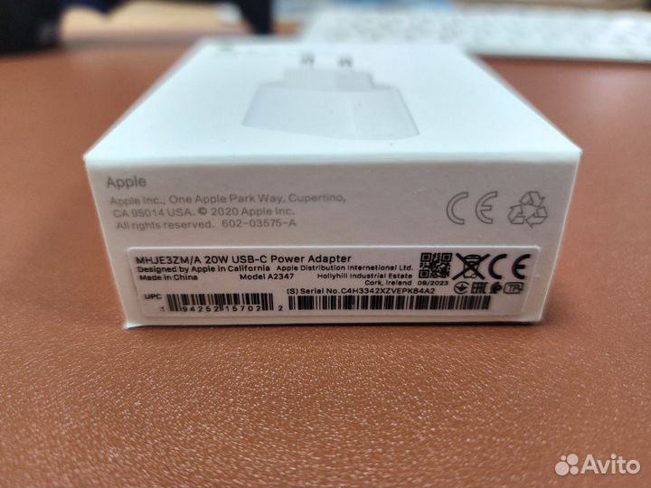 Зарядка iPhone 20W UCB-C Power Adapter