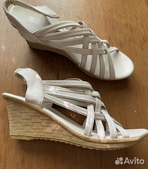 Босоножки женские