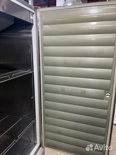 Холодильный шкаф