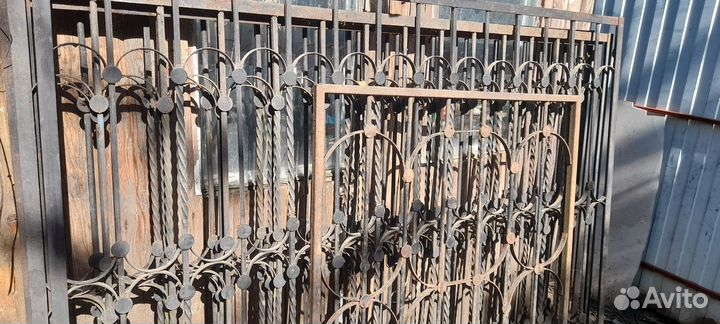 Металлические решетки на окна. б/у