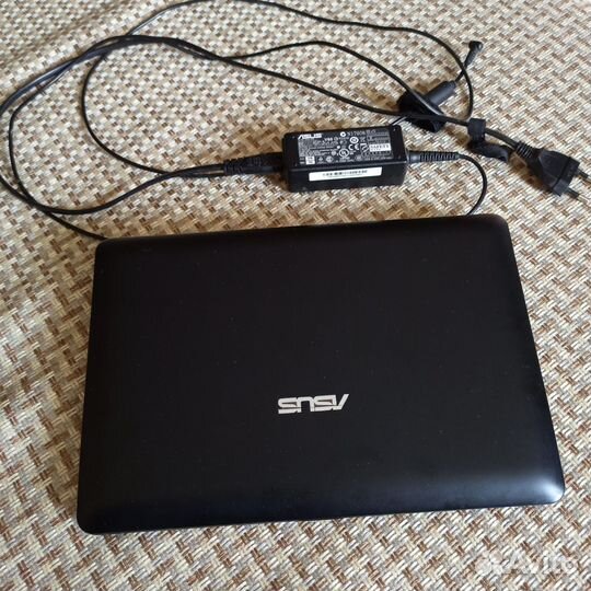 Нетбук Asus Eee PC 1015B