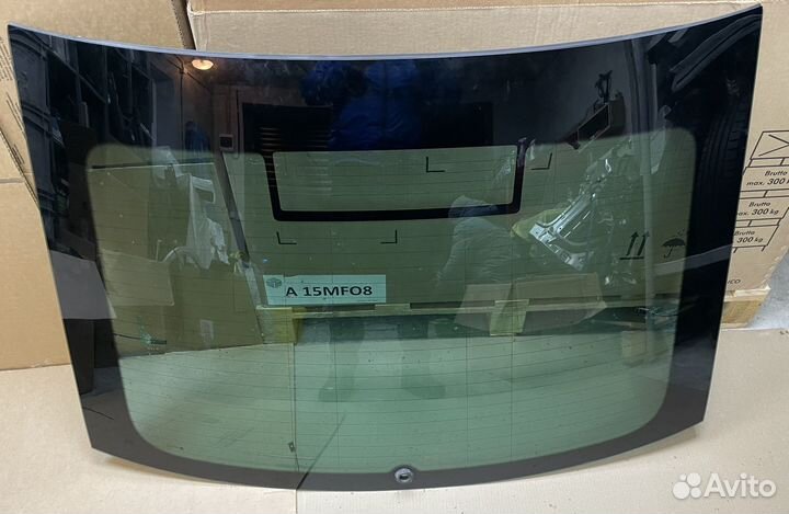 Skoda octavia A8 5D хб 2020- Стекло заднее