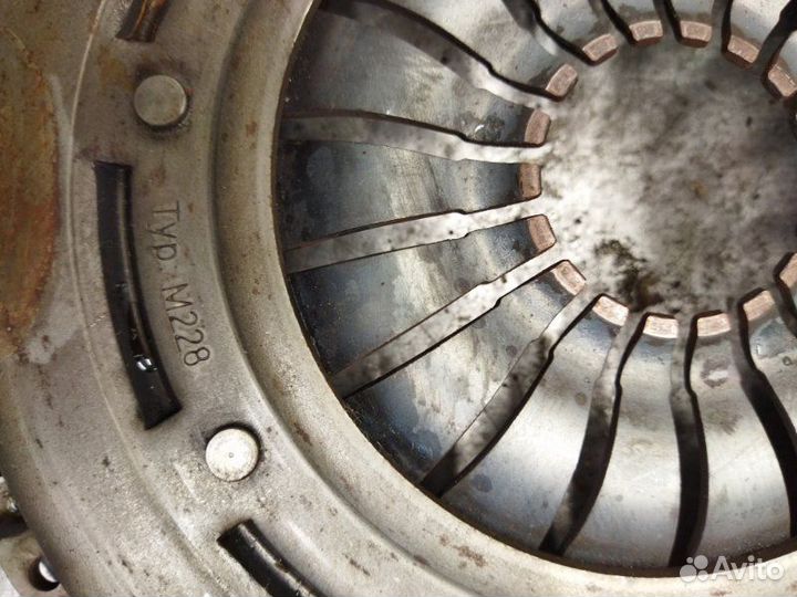 Корзина сцепления Ford Focus 3 хетчбэк 1.6L