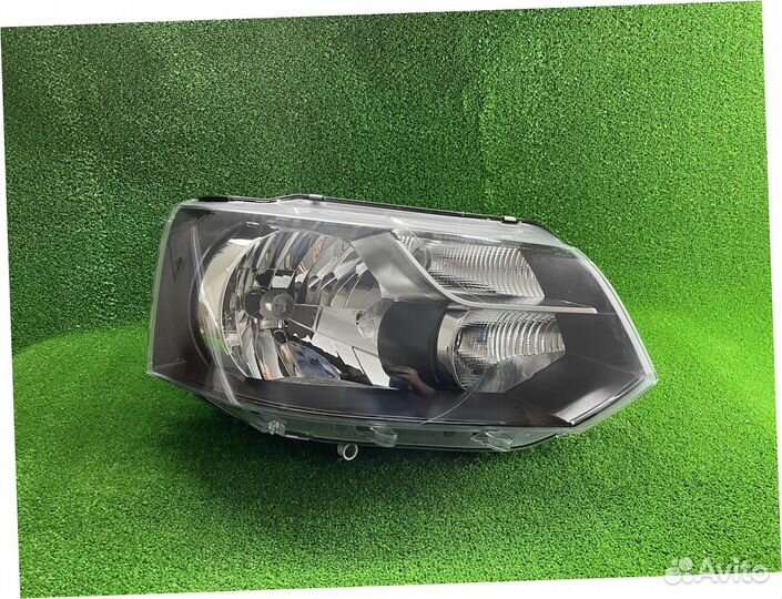 Фара правая Volkswagen Transporter T5
