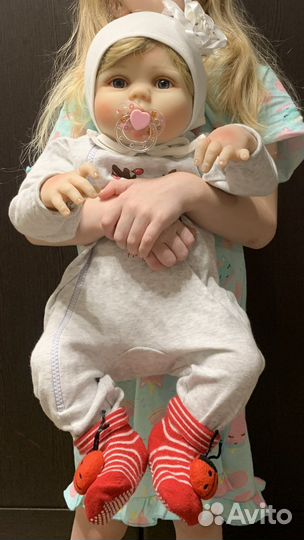 Кукла реборн 55 см + пакет вещей