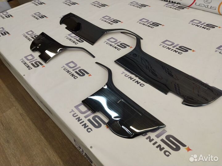 Накладки на обшивки дверей Land Cruiser 200