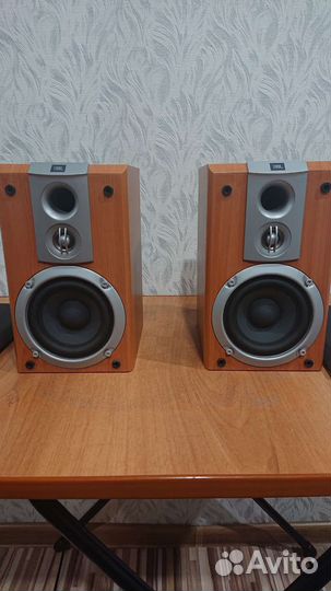Колонки JBL