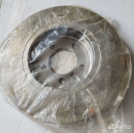 Тормозной диск Новый BMW 3 e46 98-03 перед. вентил