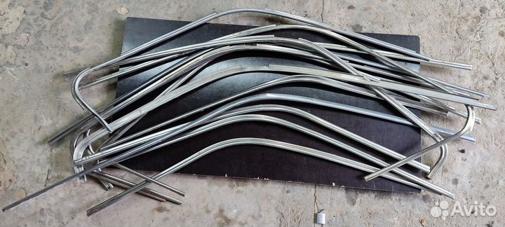 Молдинги на Газ-24 