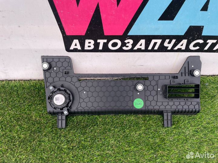 Декоративная накладка торпедо Tesla Model S