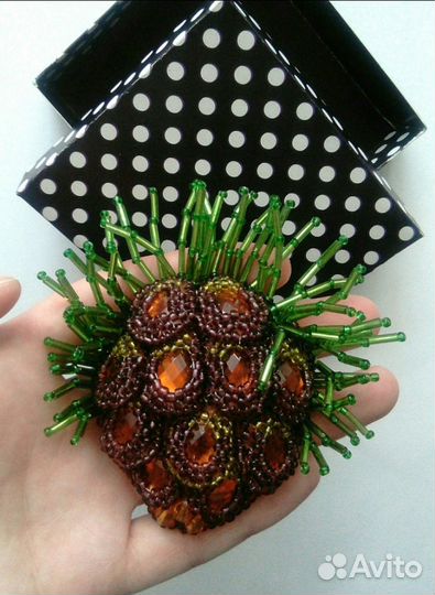 Брошь из бисера 