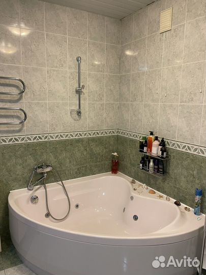 Ванна джакузи с душем
