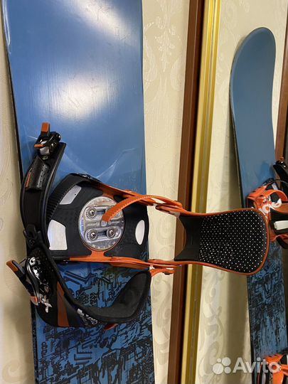 Сноуборд с креплениями