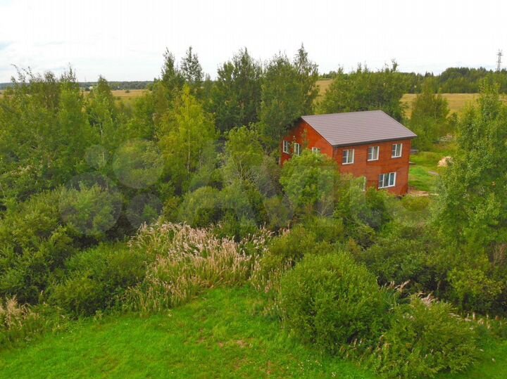 Коттедж 200 м² на участке 20 сот.