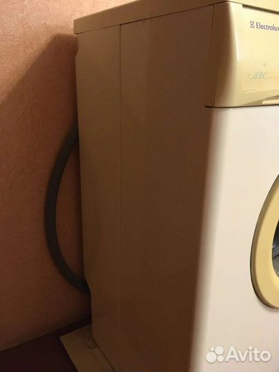 Стиральная машина Electrolux EWS 1046