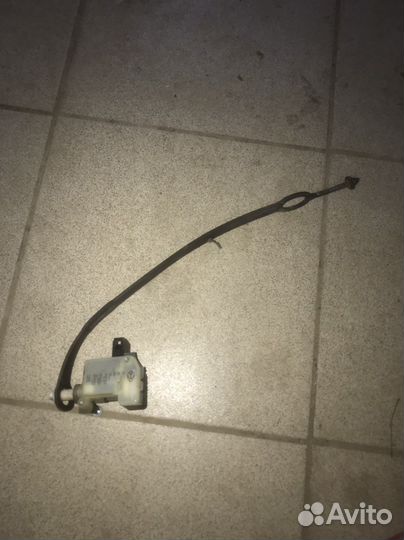 Активатор замка крышки бензобака