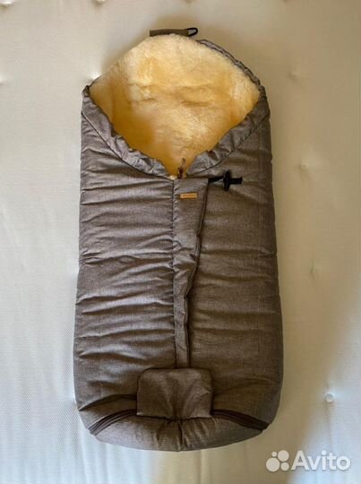 Меховой конверт и варежки-муфта Mansita Lazio