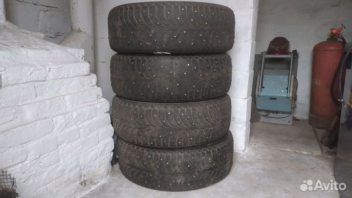 Bridgestone Blizzak Spike-01 255/60 R18