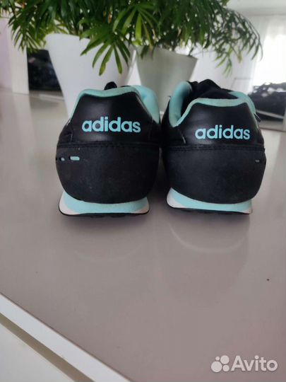 Кроссовки adidas