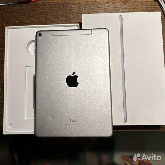 iPad pro 9.7-inch, Wi-Fi + Cellular 2016