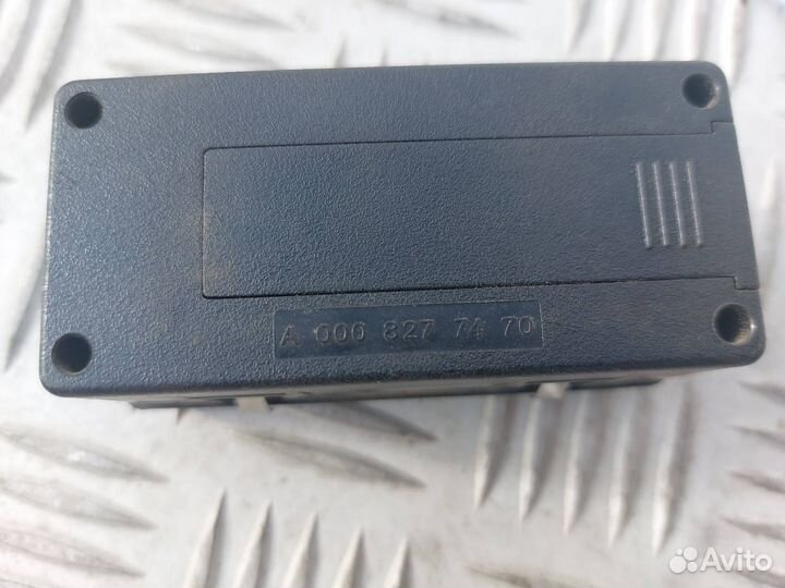 Часы Mercedes-Benz Actros 2 (MP2) 2008 A0008277470