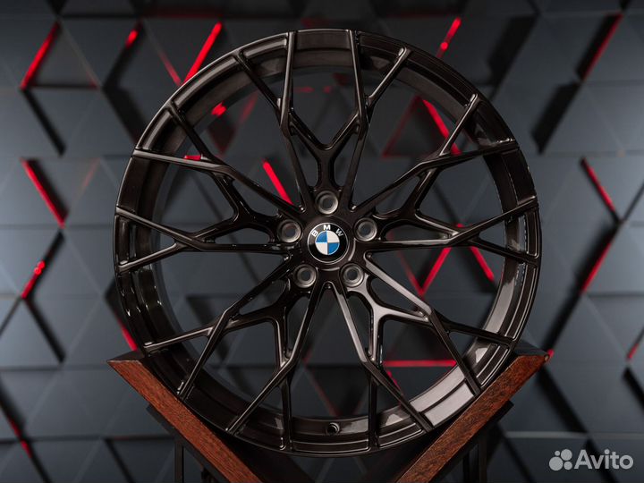 Диски кованые на BMW 8 Series R21 5x112