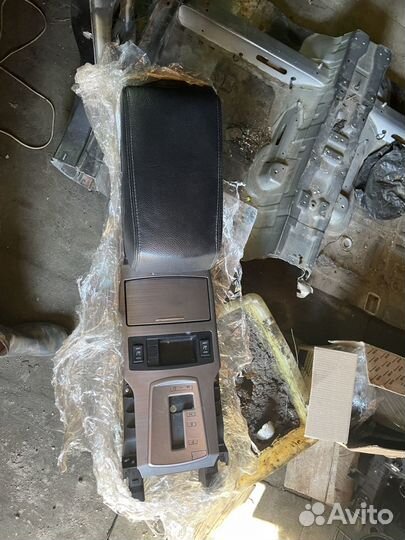 Подлокотник subaru legacy 5