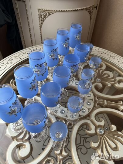 Хрустальные бокалы, рюмки и стопки