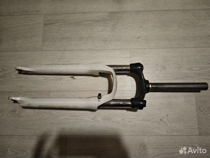 Вилка suntour xcm 26