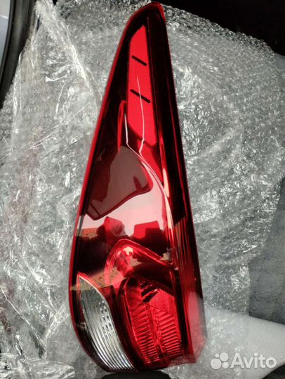 Фонарь задний левый