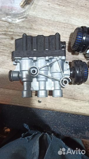 Кран уровня пола главный 4728800010 Wabco