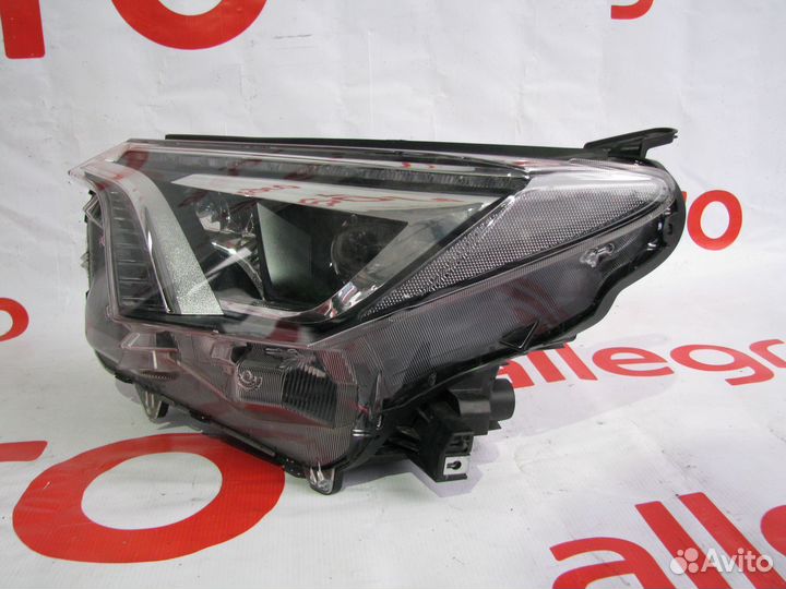 Toyota Rav 4 IV фара левая передняя 2015+