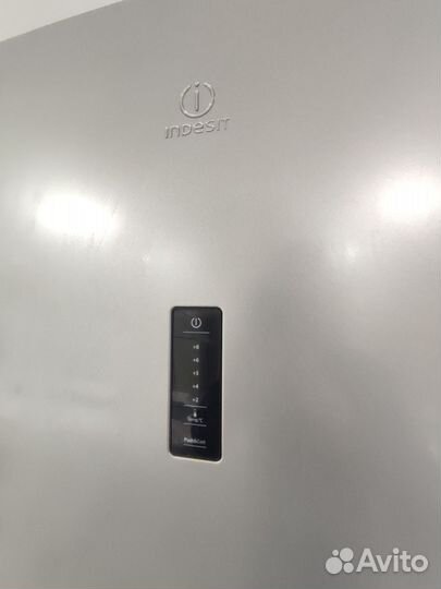 Холодильник Indesit, 200 см