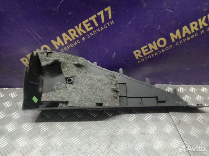 Обшивка багажника боковая задняя левая Renault
