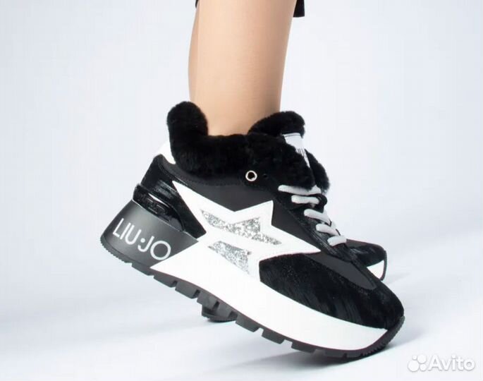 Кроссовки зимние